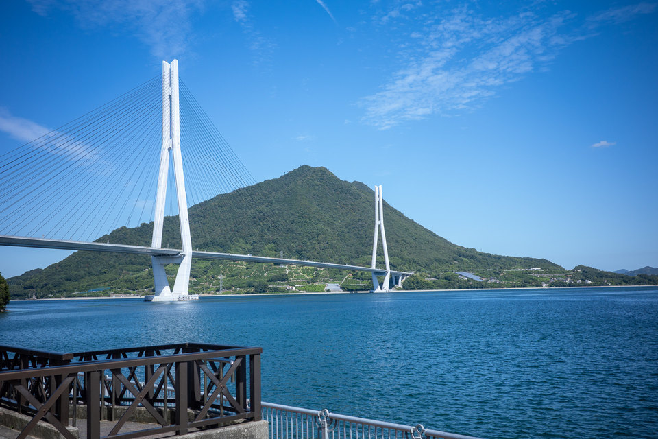 生口島、海をまたぐ橋。
